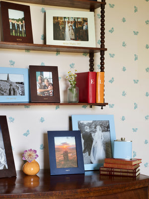 The Ivory Portrait Leather Frame – 6x4