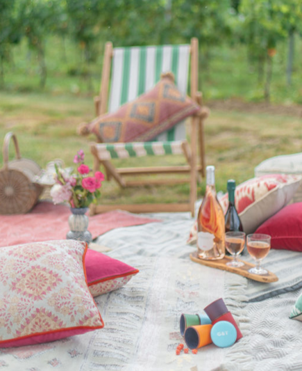 Easter Traditions: Gathering, Gifting & Capturing Moments That Last